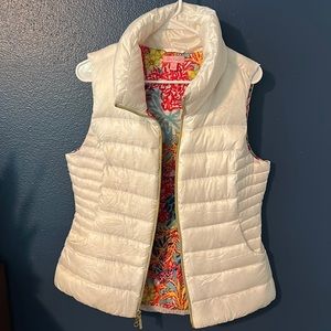 Lilly Pulitzer White puff Vest with gold tone zipper size large